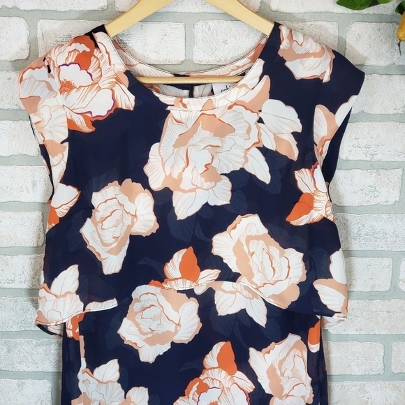 CABI Floral Tiered Short Sleeve Blouse Size S - Picture 5 of 13